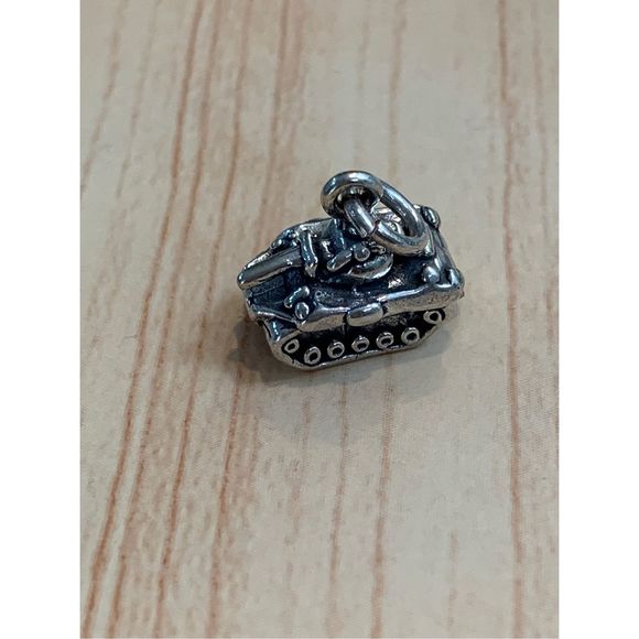 .925 Military Army Tank Sterling Silver Jewelry Charm - Picture 3 of 6
